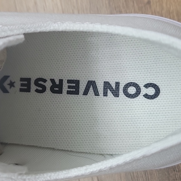 Converse platform Brand new in the box. - Picture 9 of 13